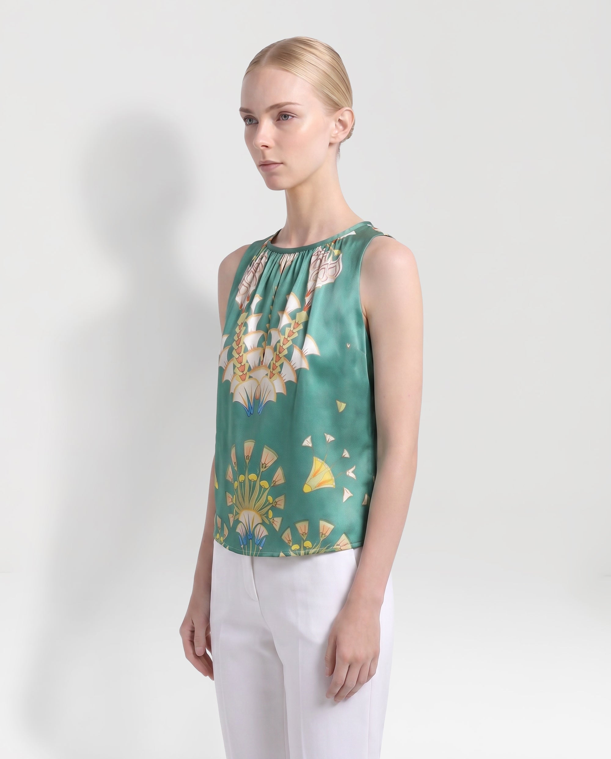 Top in seta verde
