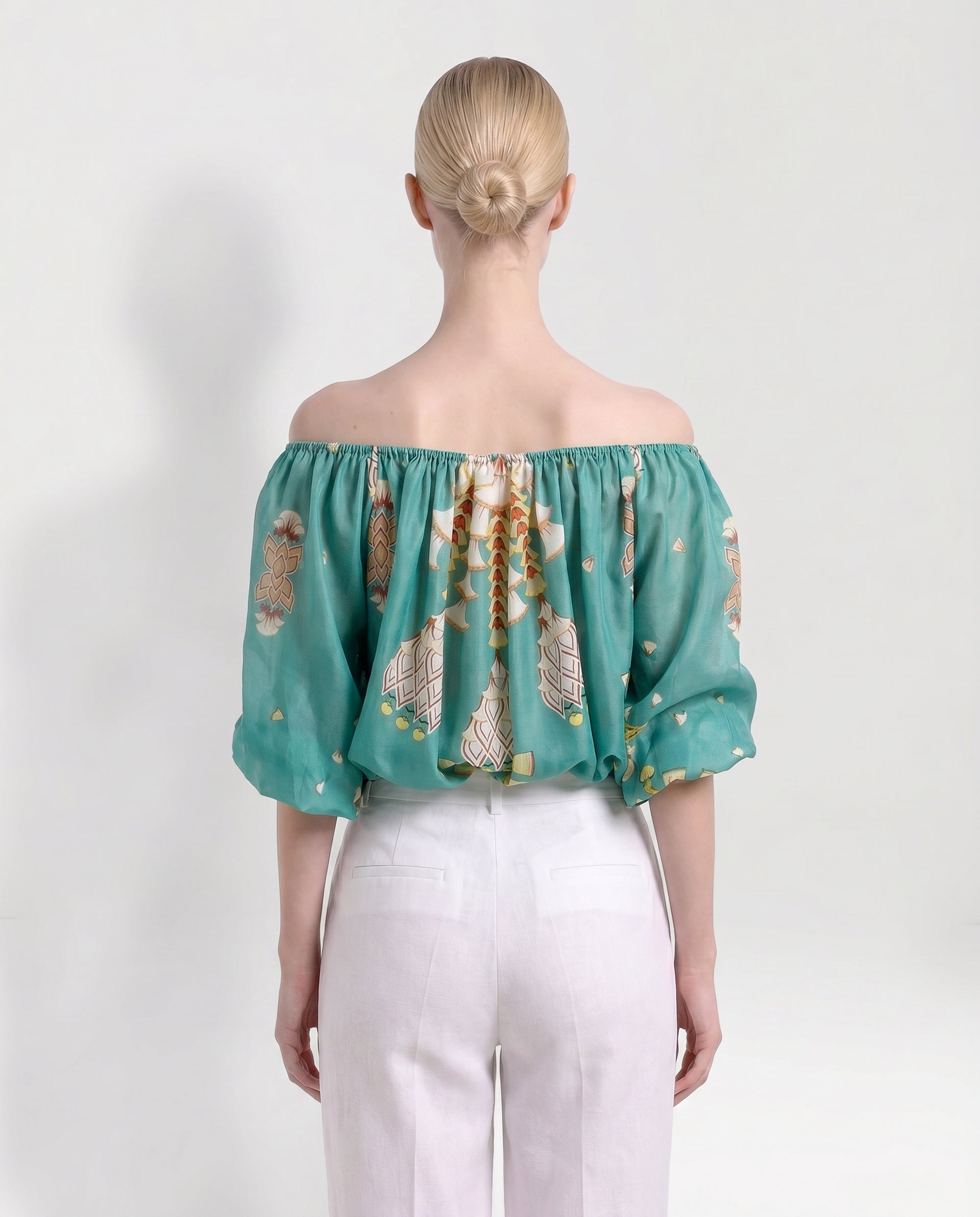 Top arricciato sulle spalle