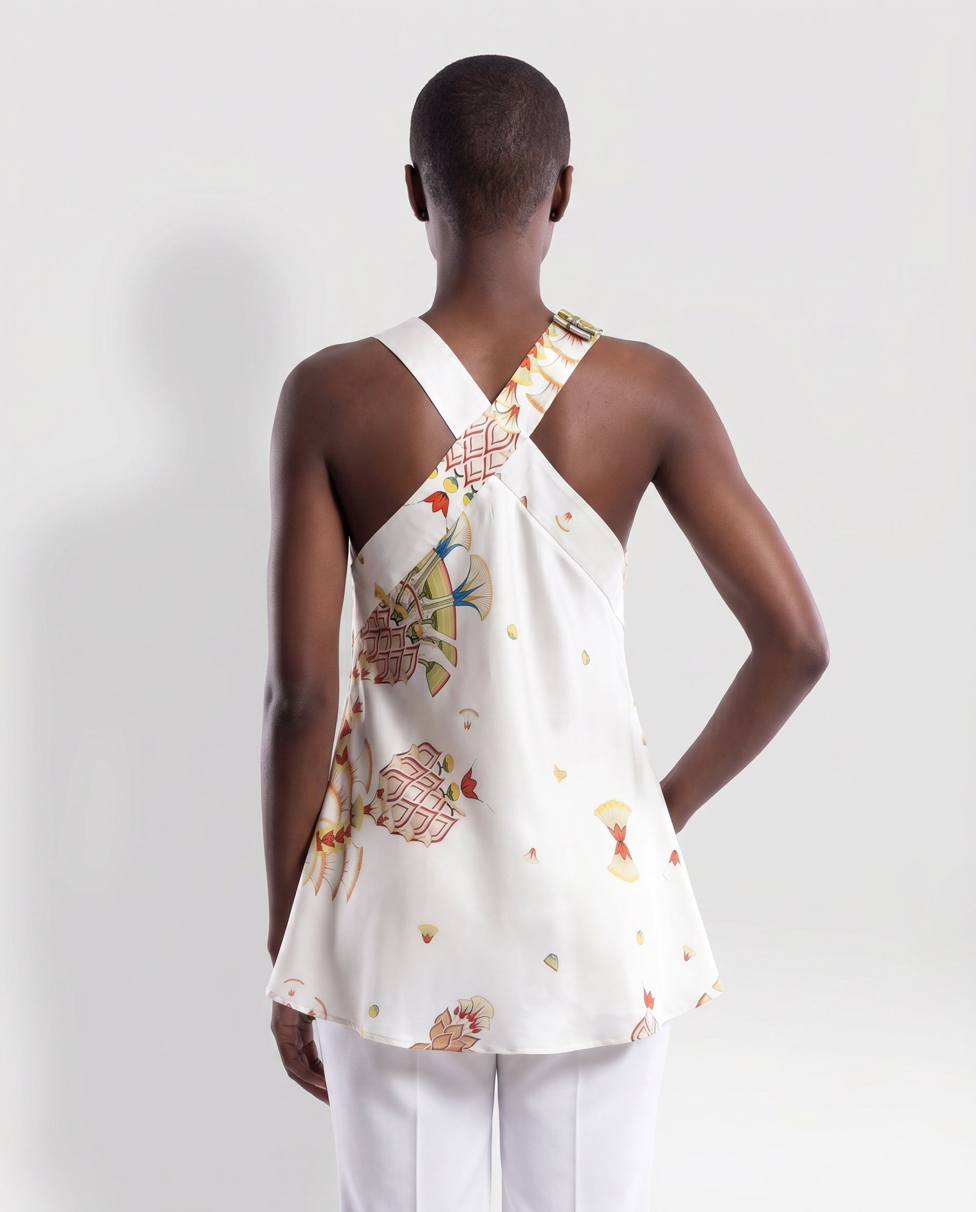 Top in seta bianca con fiocco